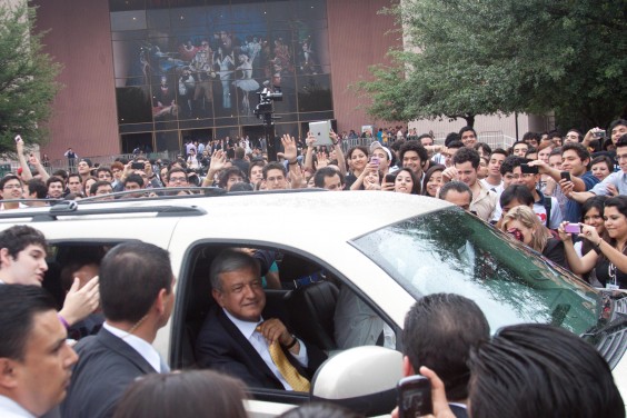 AMLO-Estudiantes-5