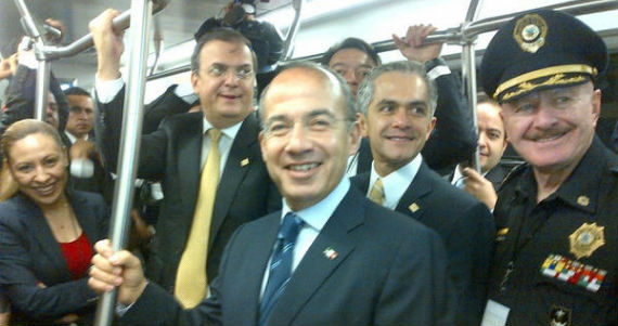Inauguración de la polémica Línea 12 del metro, con la asistencia de Ebrard, Mancera y en entonces Presidente, Felipe Calderón. Foto: Especial
