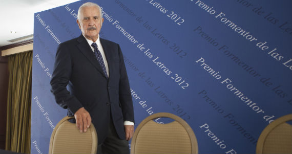 El gobierno da continuidad al Premio Internacional que lleva el nombre de Carlos Fuentes. Foto: Archivo