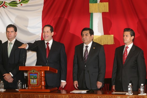 Óscar Sánchez Juárez junto al Gobernador del Estado de México, Eruviel Ávila Villegas, Foto: Cuartoscuro