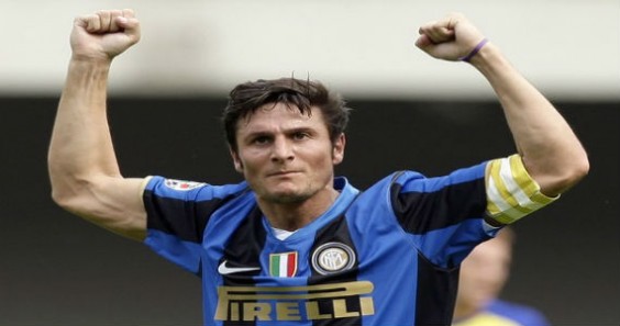 Javier Zanetti se rompió el talón de Aquiles izquierdo a los 39 años, pero afirmó que se recuperará de esto. Foto: EFE.