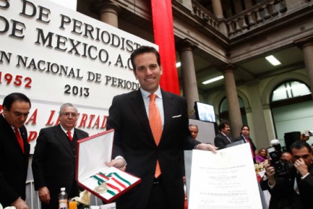 Carlos Loret de Mola esel periodista con mayor número de seguidores de Twitter en México. Foto: Cuartoscuro