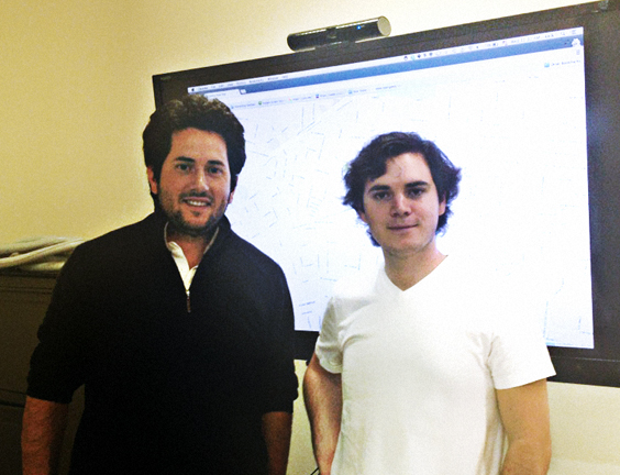 José Akle y Sebastián Barrios, creadores de Yaxi