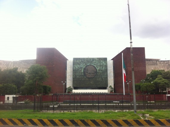 San Lázaro cercado para evitar toma del Congreso. Foto: Francisco Cañedo, SinEmbargo