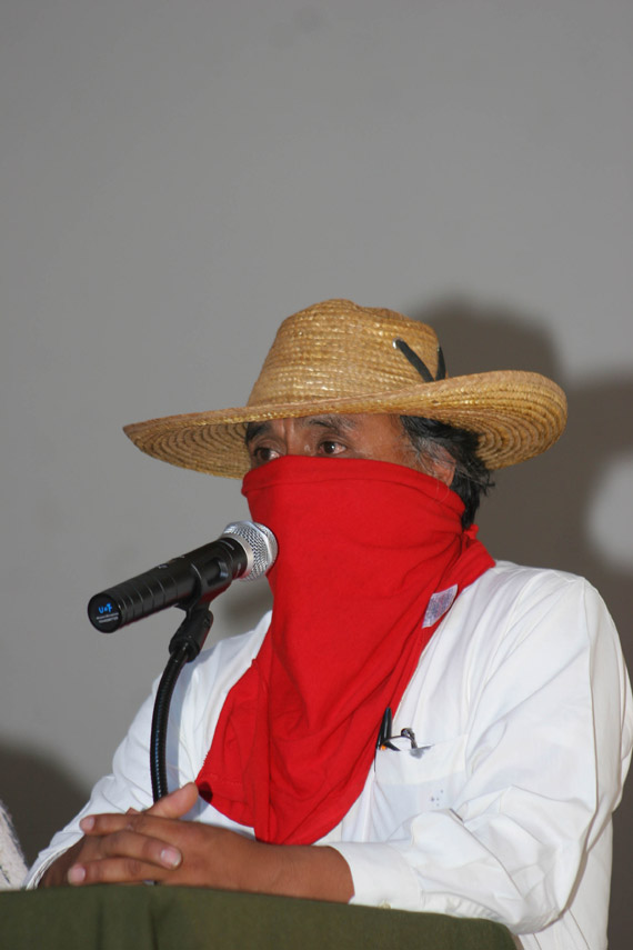 Durante la conferencia en el Distrito Federal. Foto: Francisco Cañedo, SinEmbargo