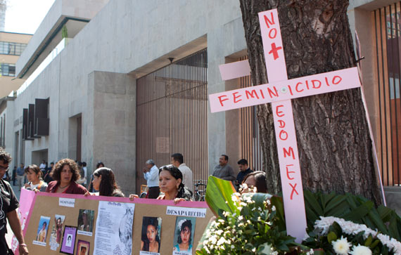ONG denuncia que el gobierno se niega a declarar alerta de género en  el Estado de México pese a la crisis de homicidios. Foto: Cuartoscuro