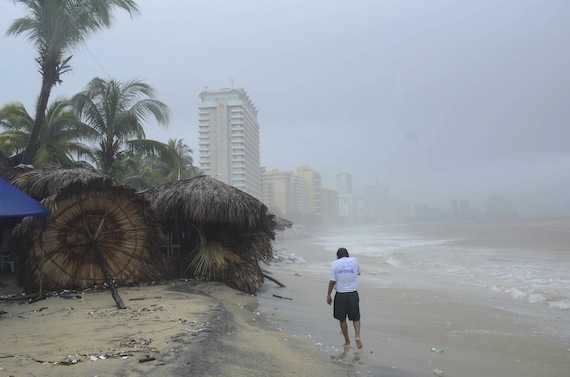 El paso de "Manuel" por Aacapulco, en septiembre de 2013. Foto: Cuartoscuro