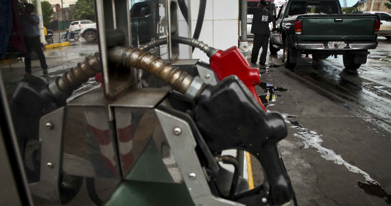 Ayer se registró el primer gasolinazo del año. Foto: Cuartoscuro