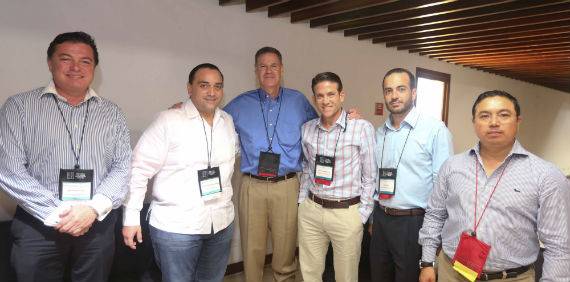 El Gobernador de Quintana Roo durante la reunión de cruceristas en Colombia. Foto: especial.