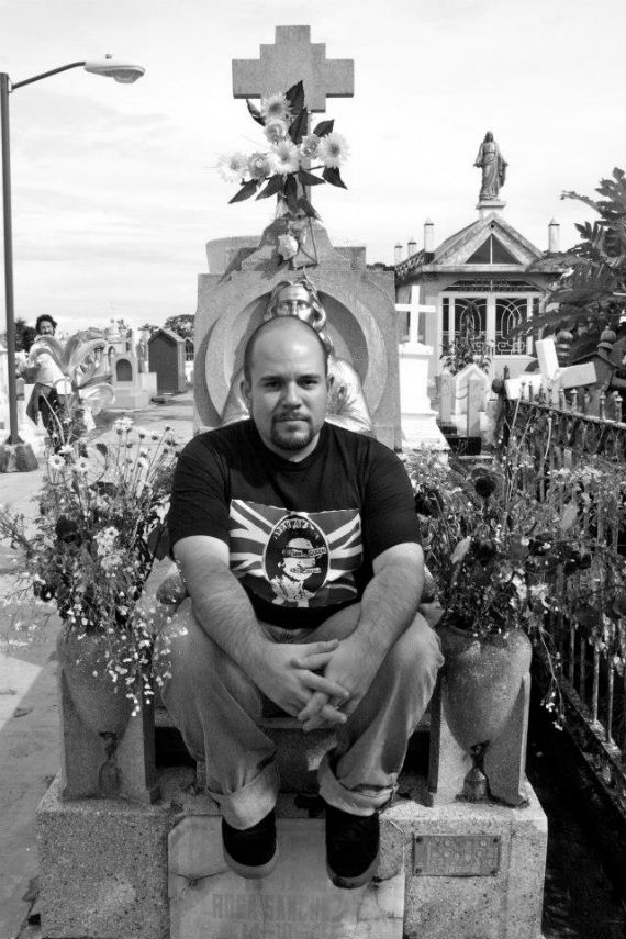 El autor nacido en 1976, retratado por Moramay Kuri. Foto: Facebook