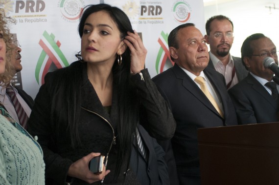 Jesús Zambrano anuncia sorpresivamente la salida del PRD del Pacto por México. Foto: Cuartoscuro