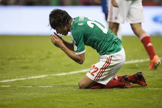 Gerardo Flores, defensa de la Selección Mexicana, durante el empate ante su similar de Costa Rica, en la eliminatoria a Brasil 2014. Foto: Cuartoscuro.