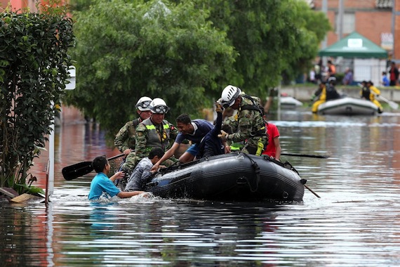 Emigración de peces, largas épocas de lluvias y tormentas en una región son sólo algunos de los efectos impredecibles de El Niño. Foto: EFE