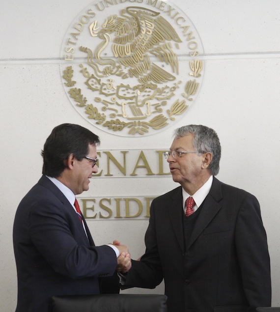 El Senador perredista Manuel Camacho Solís tomó protesta como presidente de la Comisión Bicamaral de Seguridad Nacional. Foto: Cuartoscuro.