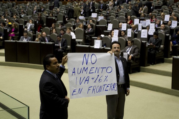 La Reforma Fiscal y los nuevos impuestos fueron un elemento que provocó el estancamiento del primer semestre. Foto: Cuartoscuro