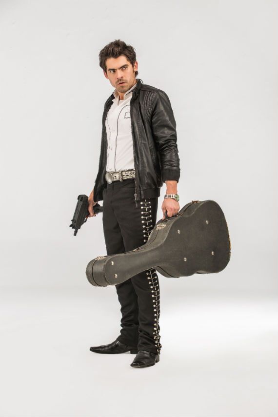 Iván Arana es El Mariachi. Foto: AXN