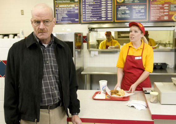 Walter White y su pollo frito preferido. Foto: Especial