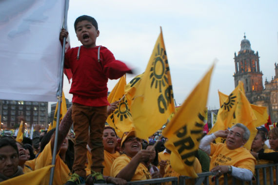 El PRD mostró músculo en el Zócalo. Foto: Francisco Cañedo, SinEmbargo