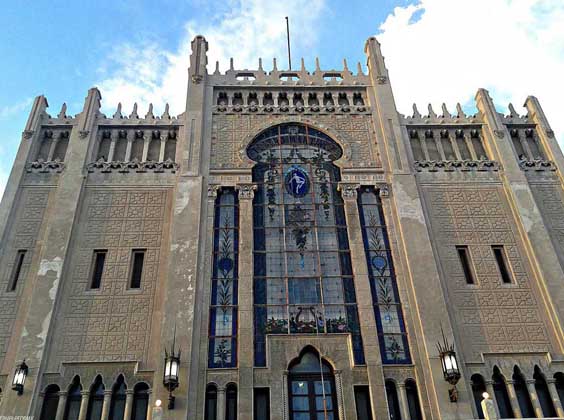 El Teatro Isauro Martínez de Torreón, Coahuila es considerado uno de los recintos teatrales más bellos del país.