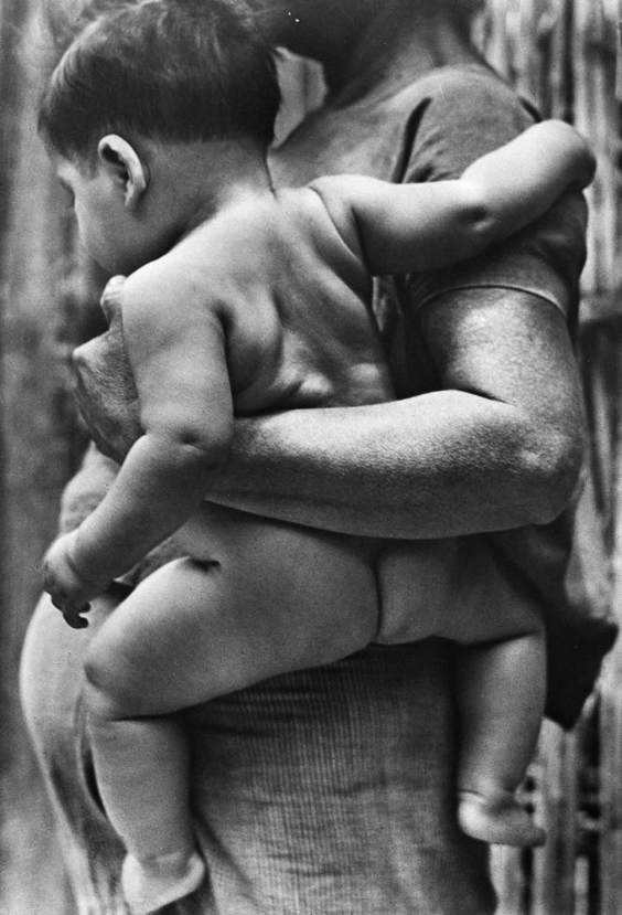 Madre e hija, fotografía de Tina Modotti