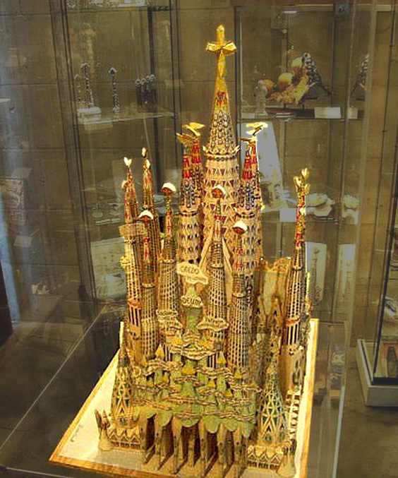 Maqueta de Gaudí de la Sagrada Familia completa