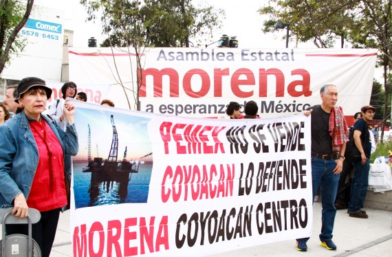 Mitin del Movimiento Regeneración Nacional (Morena) en el 76 Aniversario de la Expropiación Petrolera. Foto: Antonio Cruz, SinEmbargo