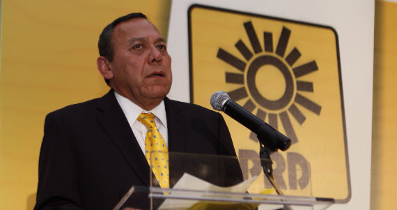 El hasta hoy líder del PRD, Jesús Zambrano Grijalva, se convirtió en un aliado de Los Pinos. Foto: Francisco Cañedo, SinEmbargo