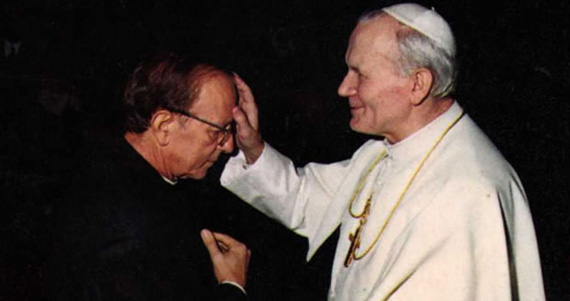 Marcial y Juan Pablo II. Foto: Archivo