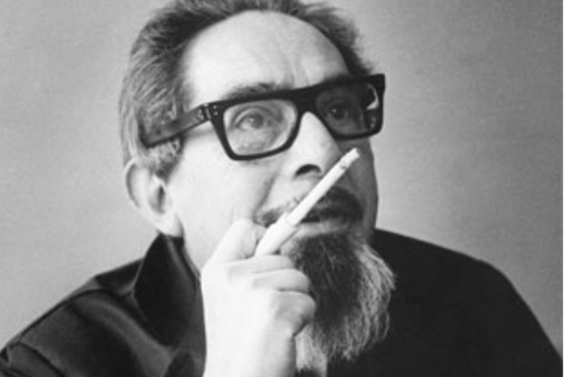 Escribió novelas, cuentos, teoría política y fue crítico del sistema.