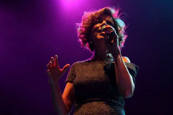 Se puso al hombro un concierto de dos horas y salió airosa. Foto: Cortesía Ocesa