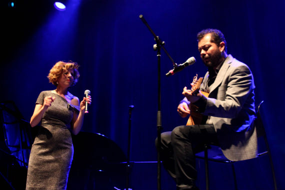 Sole cantó con Edgar Oceransky el tema "Qué tristeza", autoría del mexicano. Foto: Cortesía Ocesa