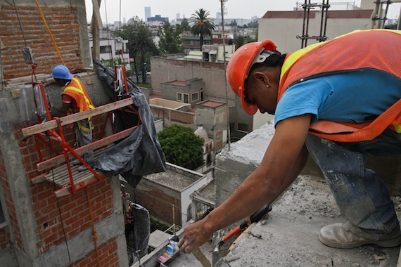 Las fuentes de empleo que se crean en México son para gente poco calificada, advierten experos. Foto: Cuartoscuro
