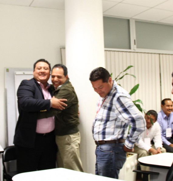 Sergio Rodriguez y Rogelio Franco con Carballo Delfin, Secretario de Desarrollo Social del gobierno de Duarte. Foto: Especial