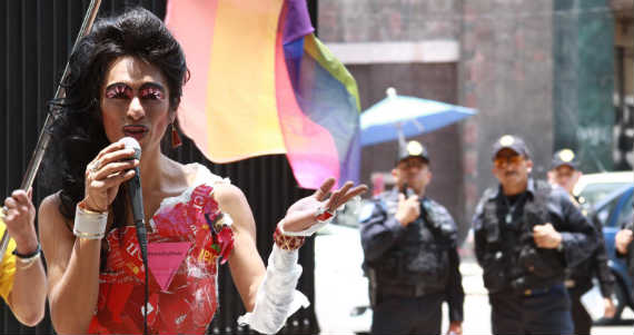 Los activistas hicieron un llamado a los legisladores para reflexionar sobre el retroceso que implica la nueva Comisión. Foto Antonio Cruz/ SinEmbargo