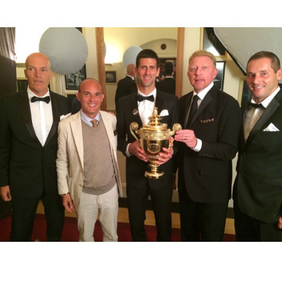Fiesta de campeones en la noche de Wimbledon. Foto: Facebook