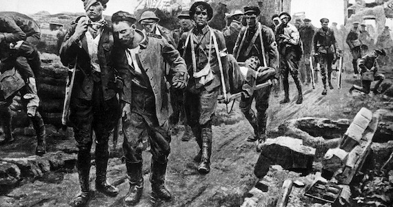 Fotografía de uso editorial que muestra el transporte de material de guerra en los carros de un regimiento del Ejército inglés. EFE/