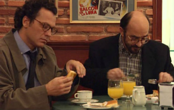 En la serie "Periodistas", junto a José Coronado, un trabajo que duró cuatro años y que le dio gran popularidad entre el público español. Foto: Telecinco