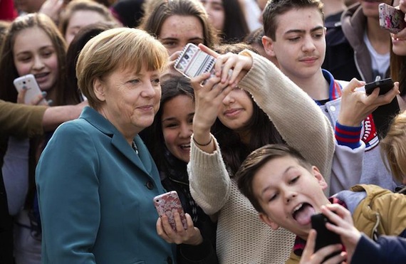 Un 40 por ciento de las personas de entre 18 y 40 años se hace al menos una autofoto por semana. Foto: EFE