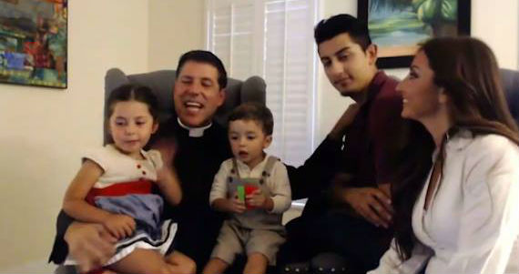 El programa de Oprah Winfrey tuvo la oportunidad de grabar en el hogar de Alberto Cutié en la ciudad de Miami.