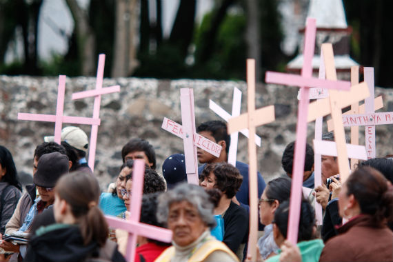 "Sólo queremos pedir justicia a Eruviel", dicen familiares de víctimas. Foto: Francisco Cañedo, SinEmbargo