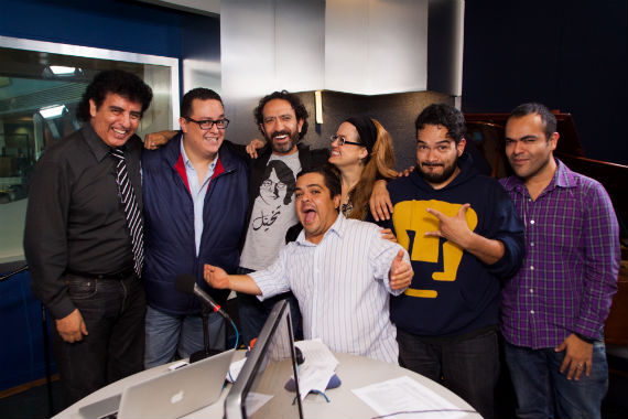 Un equipo a todo dar comandado por el productor Salvador Zaragoza. Foto: Antonio Cruz, SinEmbargo