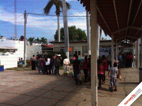Los elementos policiales revisaron todos los módulos y barracas del Cecjude. Foto: Noroeste