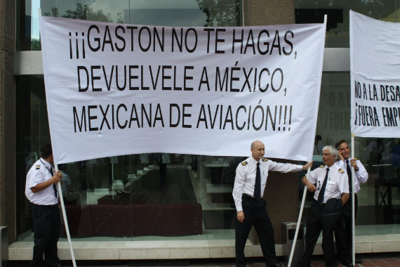 Protesta de pilotos de Mexicana de Aviación en 2011. Foto: Cuartoscuro