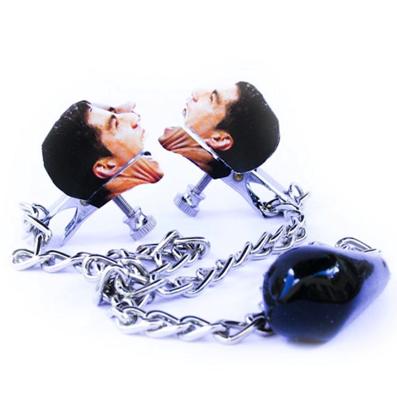 EL rostro del delantero uruguayo le da un toque cómico y deportivo a los juguetes sexuales. Foto: Oliver & Eva