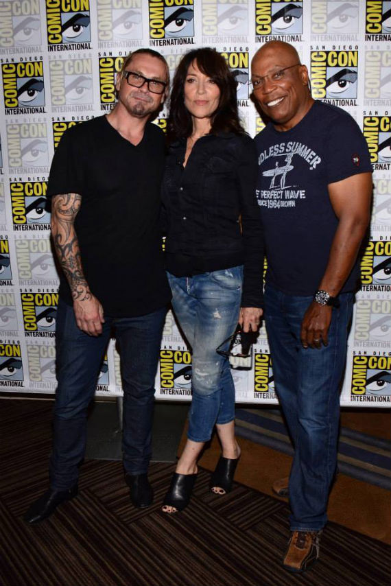 Kurt Sutter (izquierda) junto a su mujer Katey Sagal y Paris Barcklay, productor ejecutivo de Sons of Anarchy. Foto: Facebook