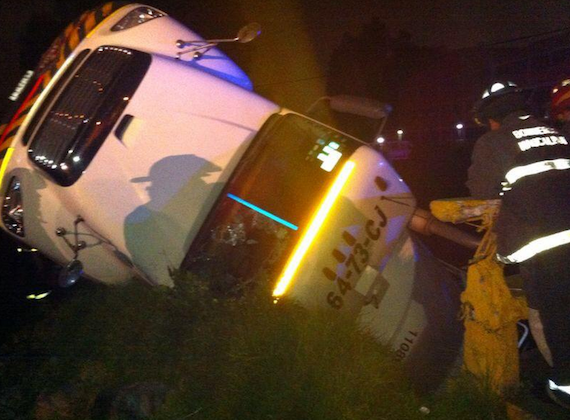 La pipa llevaba 20 mil litros de gasolina. Foto: Twitter vía @LUISFELIPE_P