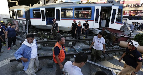 La Policía ha acordonado la zona y tratar de reconducir el tráfico en el área. Foto: EFE