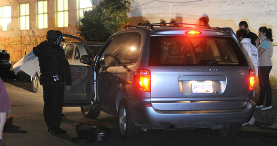 Al lugar llegaron paramédicos de Protección Civil para verificar la muerte del hombre. Foto: Cuartoscuro