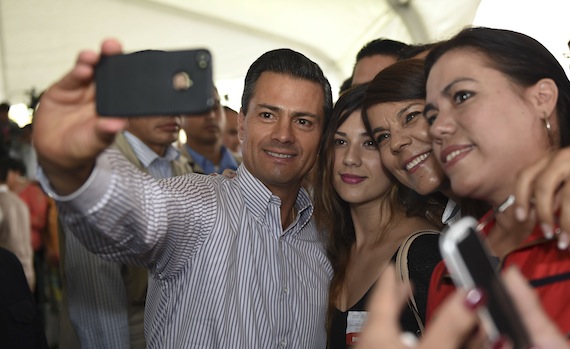 El año pasado, casi 60 por ciento de la población aprobaba a Peña Nieto. Foto: Cuartoscuro 
