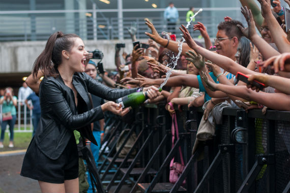 Sasha Grey en su face de DJ, en la ciudad de México, junto a los fans. Foto: Cuartoscuro